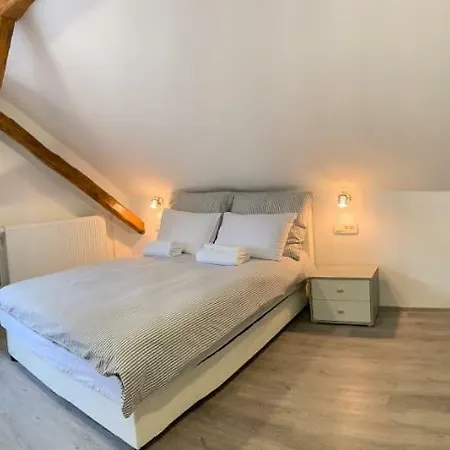 Lina Gostinjska kuća 3*