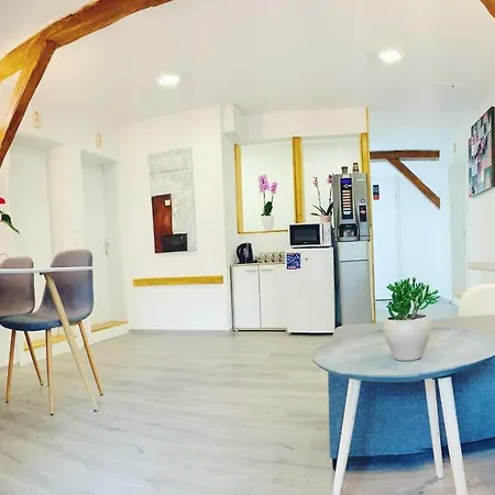 Lina Guest house